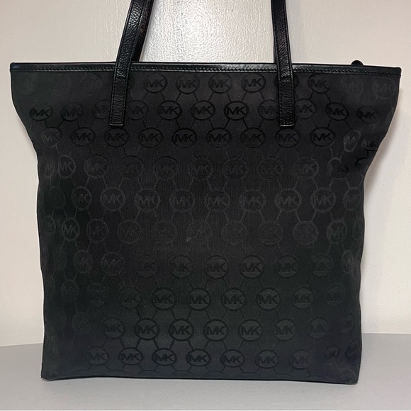 Michael Kors Bennet Large Black Tote - Picture 3 of 13